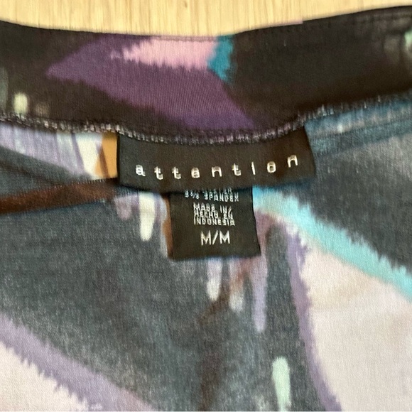 Women’s Attention Multicolor V-Neck Blouse, Size M, Short Sleeve, Stretchy, Cute - Picture 6 of 16